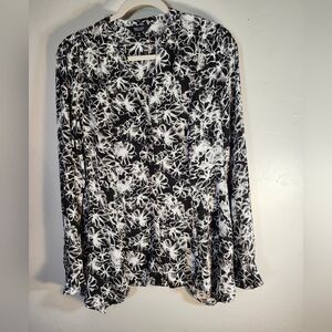 Simply Vera Vera Wang Floral Black and Cream Floral Button Down Blouse Sz M